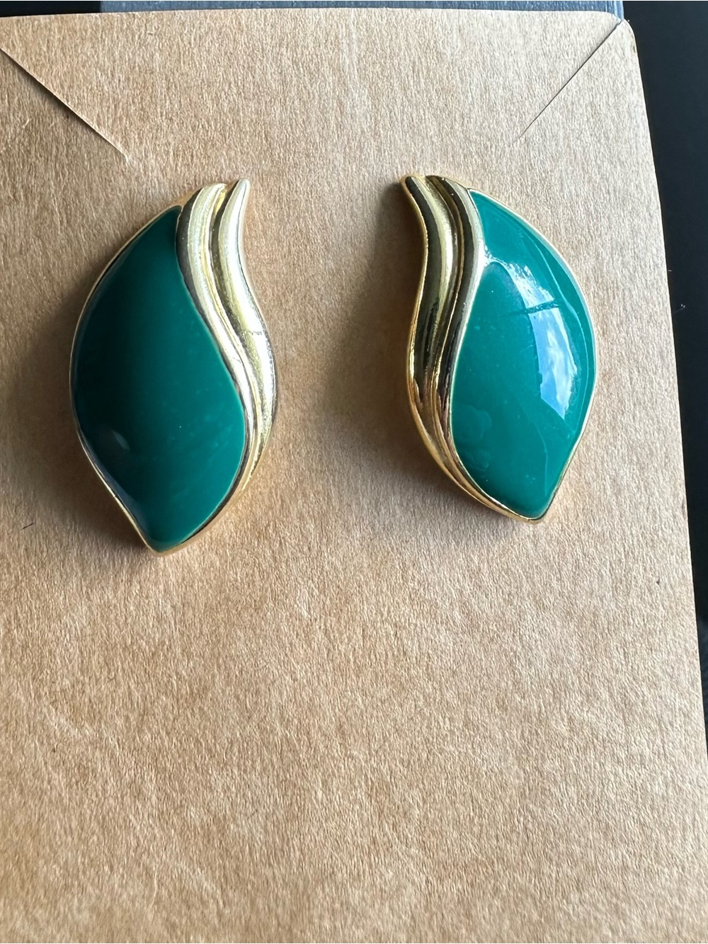 Gold-Tone Teardrop Green Clip Earrings EUC VIntage
